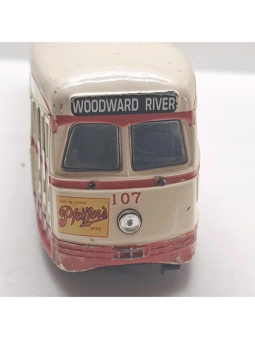 Corgi Classics PCC Streetcar, 852/2800 Limited Edition, WOODWARD RIVER 107 Rail